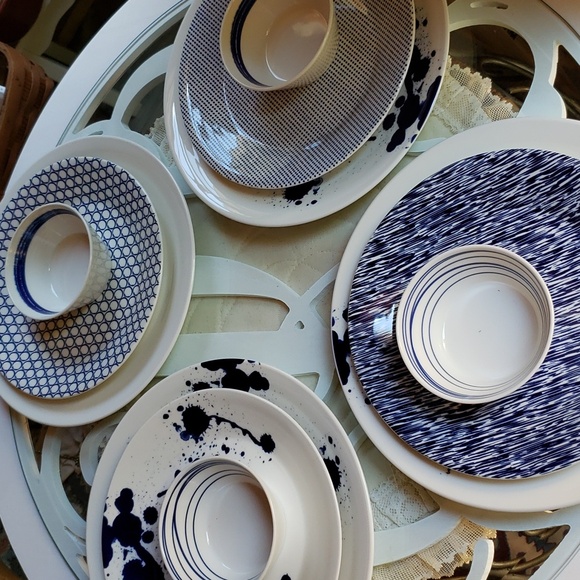 Royal Doulton Pacific Splash Two Place Settings - Picture 6 of 9